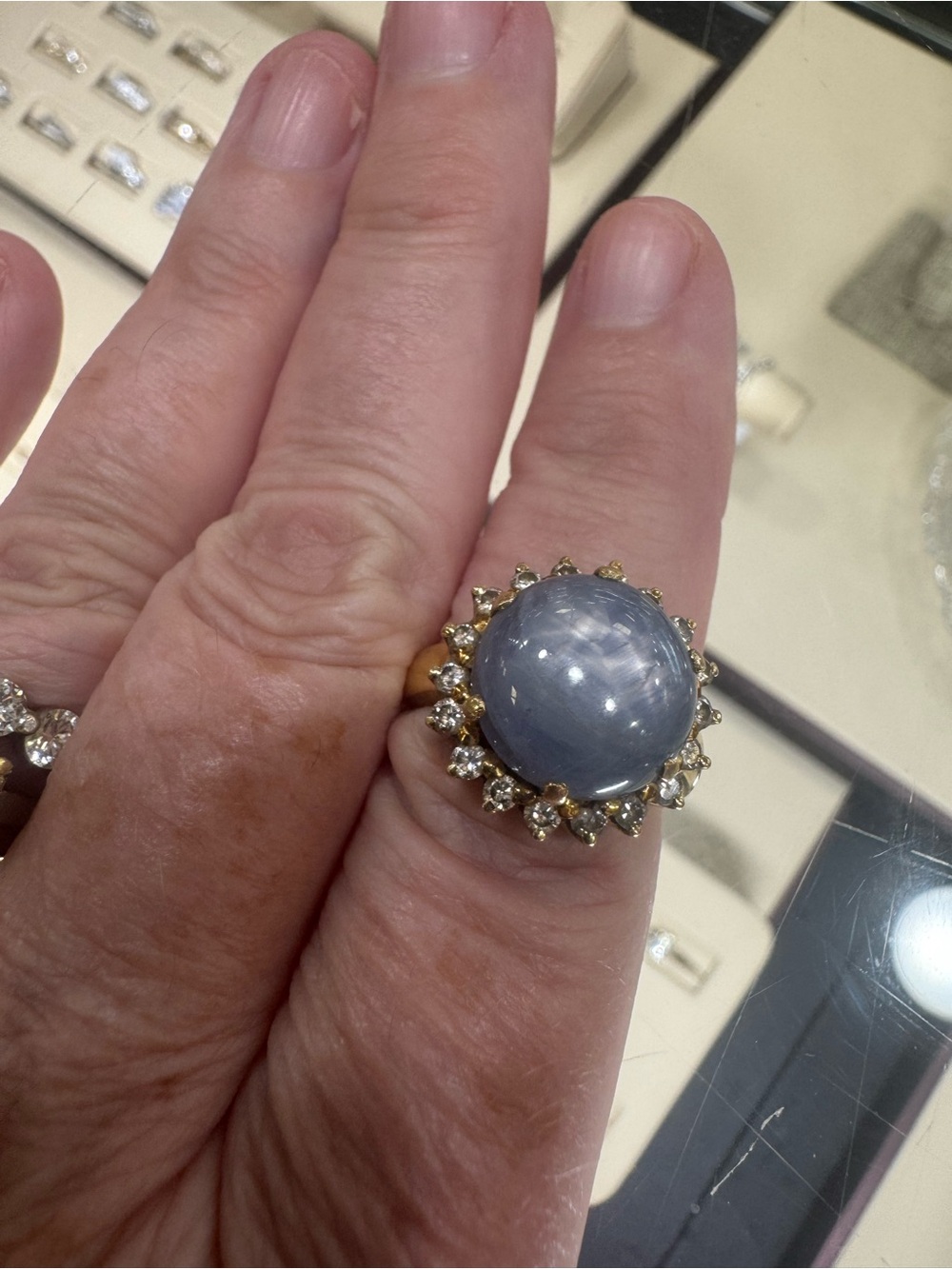 18K Yellow Gold Star Sapphire Cabochon Ring Size 7 *Double Star* - Picture 6 of 8